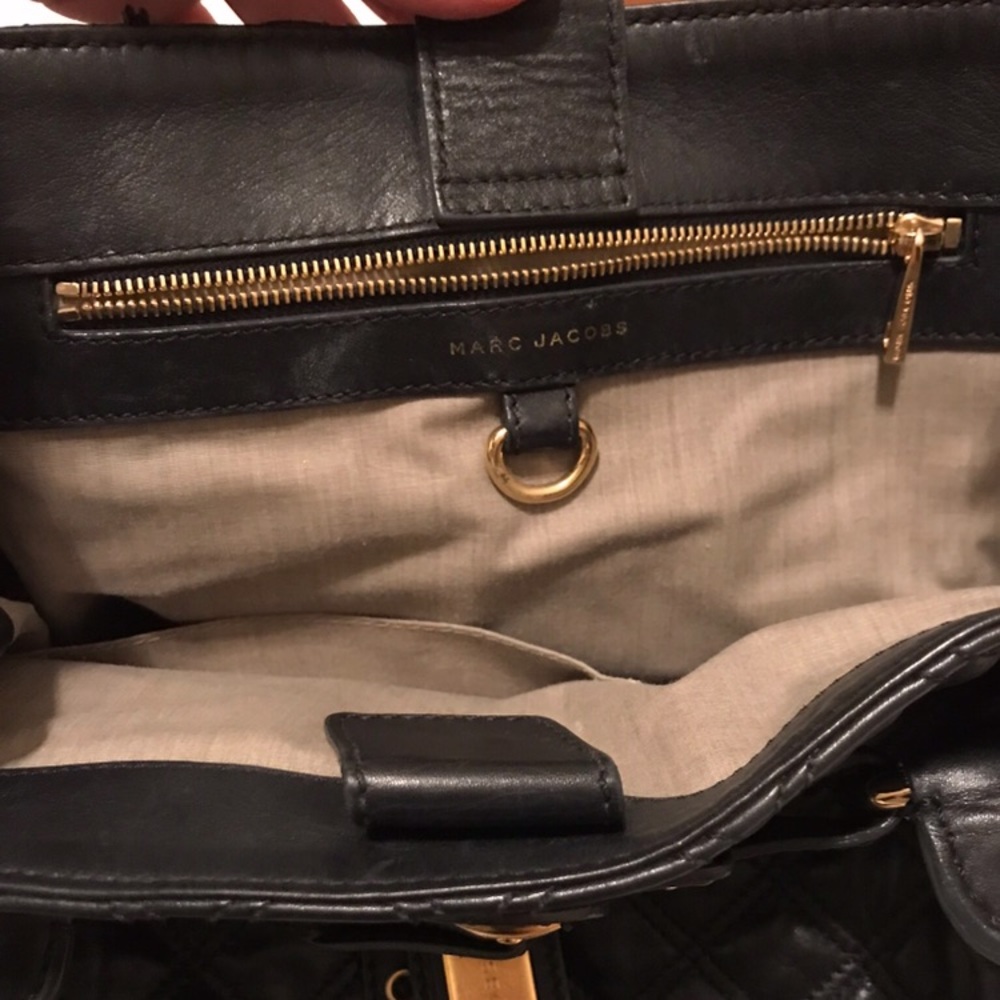 Marc Jacobs Black Quilted Leather Handbag - Picture 4 of 7